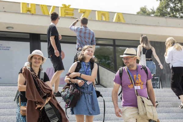 Letní filmová škola v Uherském Hradišti, pátek 29. července 2022. Atmosféra prvního dne 48. ročníku festivalu.