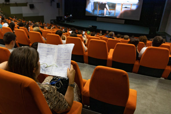 Na Letní filmové škole v Uherském Hradišti v Kině Hvězda byl promítnut němý film Tygřice s doprovodem živé hudby kapely Blue Uandi, 1.srpna 2022.